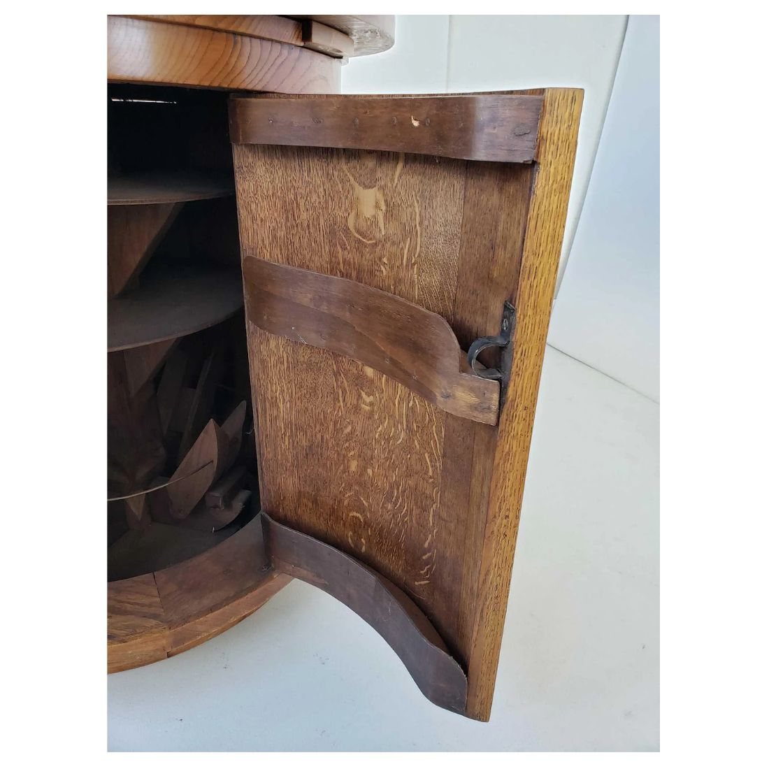 VINTAGE 1940'S ROUND FRENCH OAK BAR WITH HIDDEN STORAGE