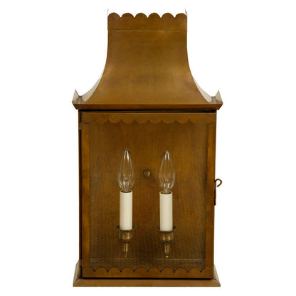 SCALLOPED LANTERN WITH GLASS
