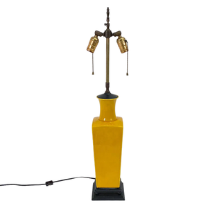 YELLOW PORCELAIN CHINOISERIE VASE TABLE LAMP