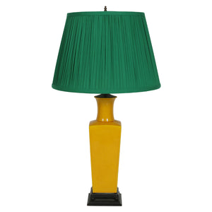 YELLOW PORCELAIN CHINOISERIE VASE TABLE LAMP
