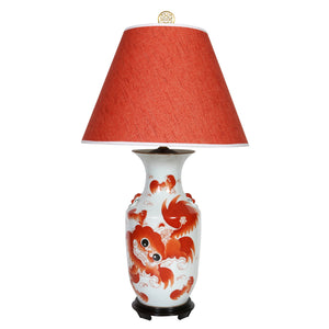 PORCELAIN RED FU DOG VASE TABLE LAMP