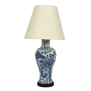 SINGLE BLUE AND WHITE CHINESE EXPORT PORCELAIN LAMP