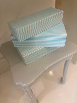 BLUE AND WHITE LINEAR BOX