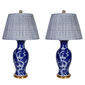 PAIR OF BLUE CHINESE EXPORT LAMPS ON 18KT GILT BASE