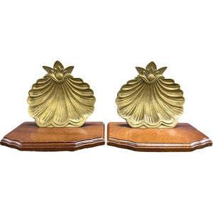 PAIR OF BRASS SHELL MOTIF WALL BRACKETS