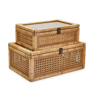 SET OF TWO RATTAN BOXES WITH GLASS LIDS