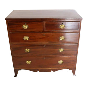 NEOCLASSICAL MAHOGANY CHEST OF DRAWERS WITH BRASS PULLS