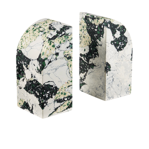 SET OF 2 BLACK AND WHITE DECORATIVE OBJECTS.