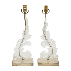 A PAIR OF ACRYLIC FOLIATE SCROLL TABLE LAMPS