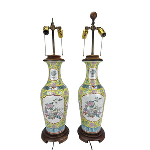PAIR OF CHINESE FAMILLE ROSE CHINOISERIE PORCELAIN TABLE LAMPS