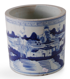 BLUE AND WHITE BEAKER POT