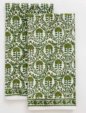 SET OF 4 GREEN AND WHITE NAPKINS